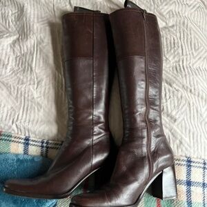 Elegant Brown Leather Heeled Boots